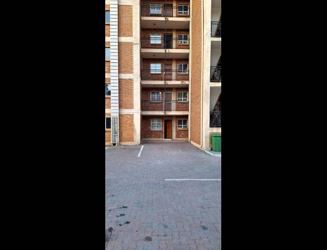 2 BEDROOM COMPLEX FOR SALE IN KARENPARK